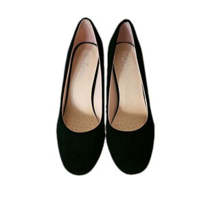 🎈2/C$30 Forever women new suede black shoes. Size 8